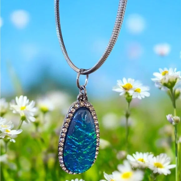 Elegant Blue/Green Opal Pendant Necklace - Picture 2 of 3